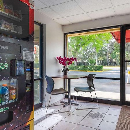 Econo Lodge University Gainesville Bagian luar foto