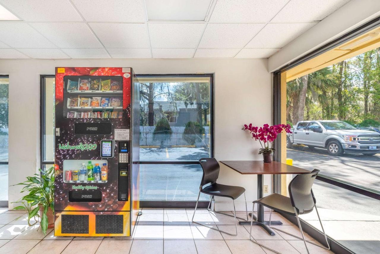 Econo Lodge University Gainesville Bagian luar foto