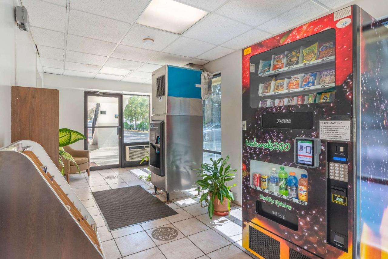 Econo Lodge University Gainesville Bagian luar foto