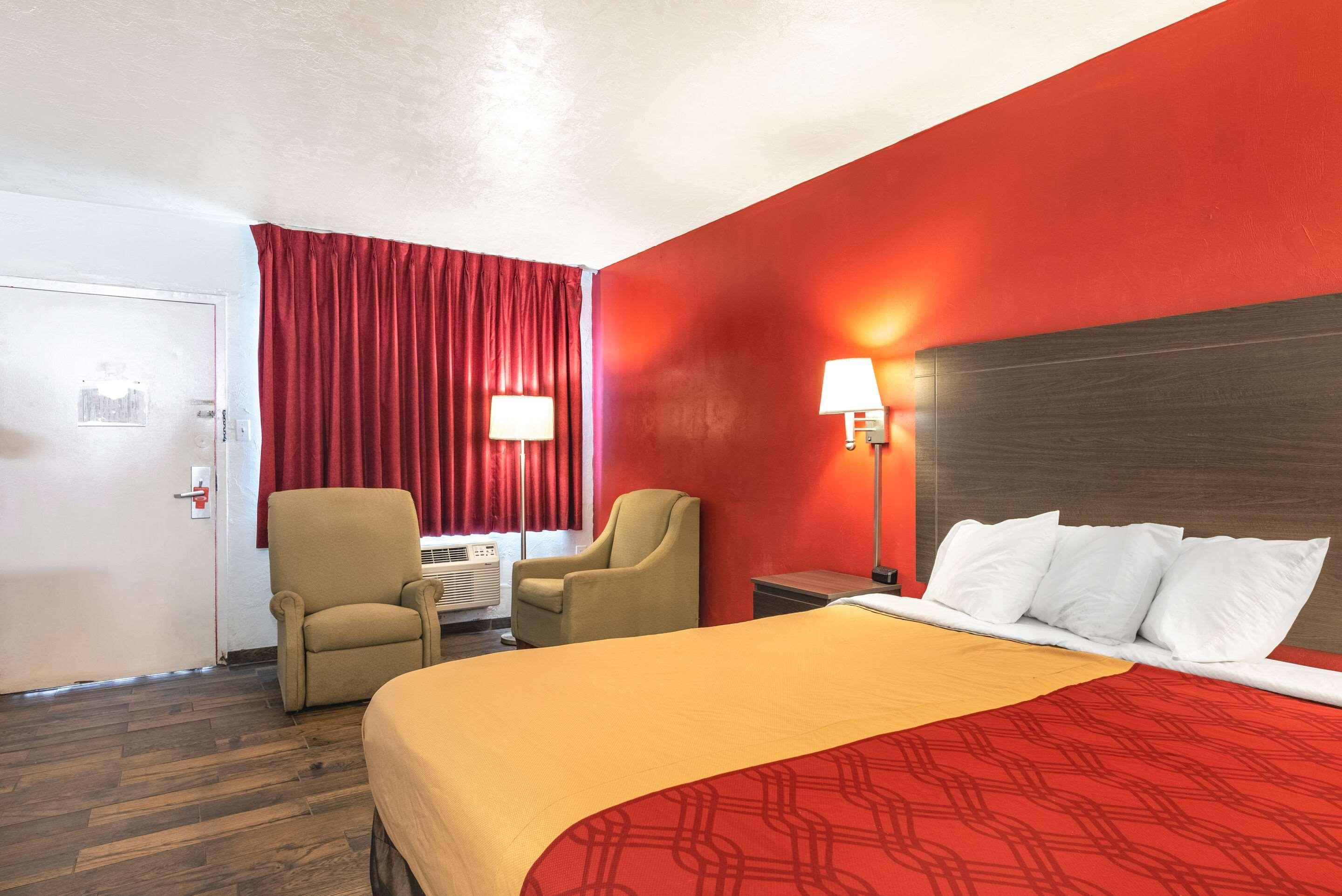 Econo Lodge University Gainesville Bagian luar foto