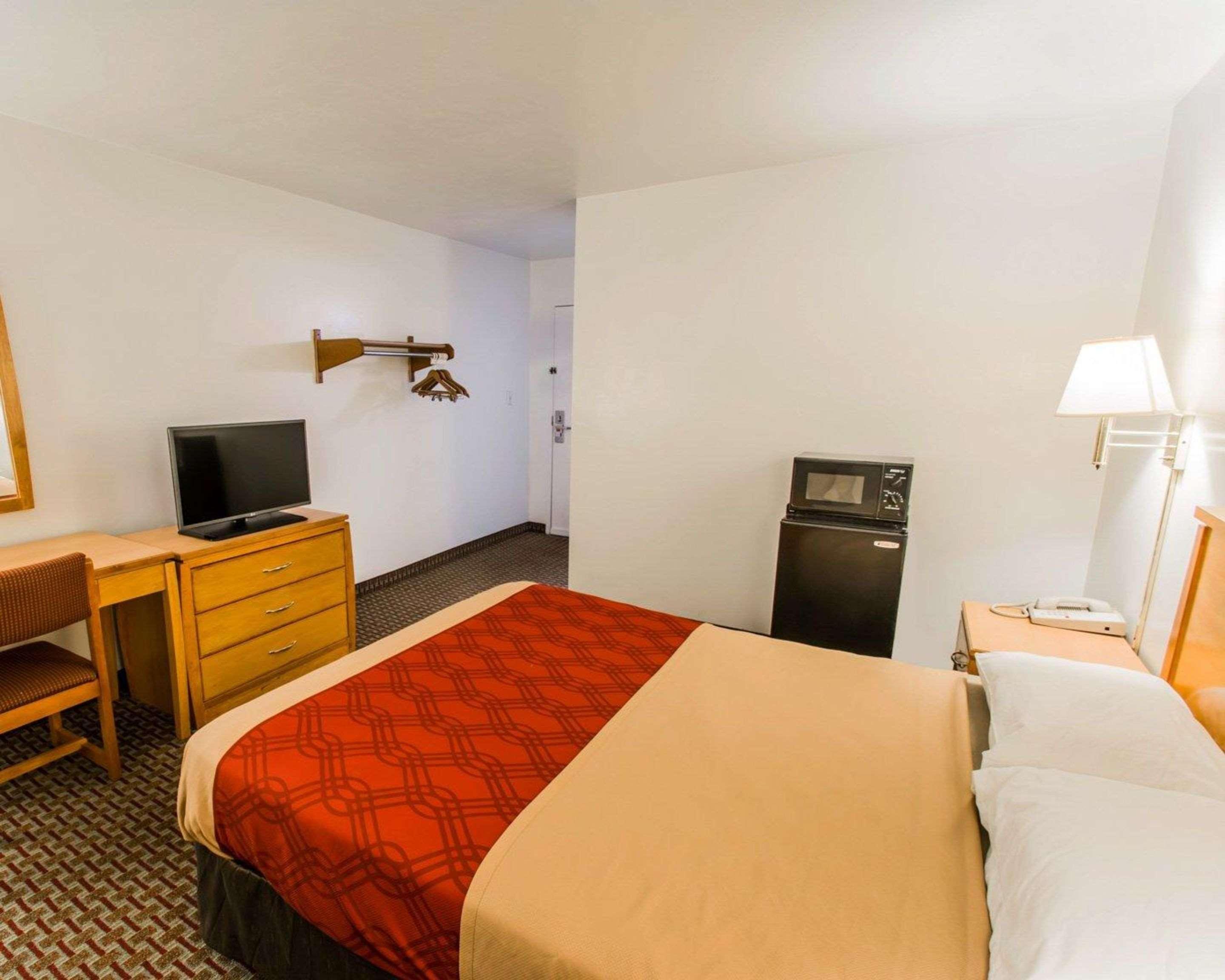 Econo Lodge University Gainesville Bagian luar foto