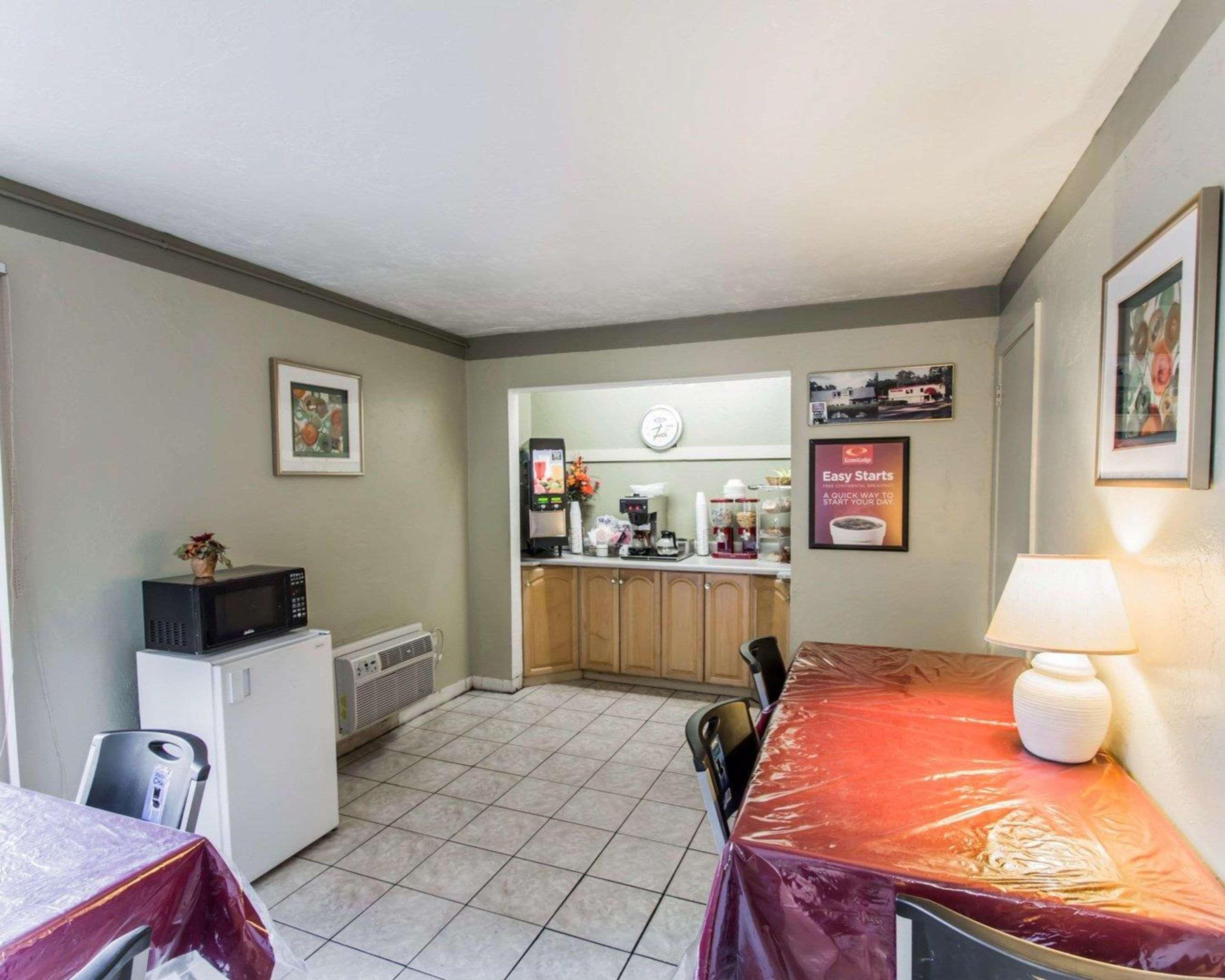 Econo Lodge University Gainesville Bagian luar foto