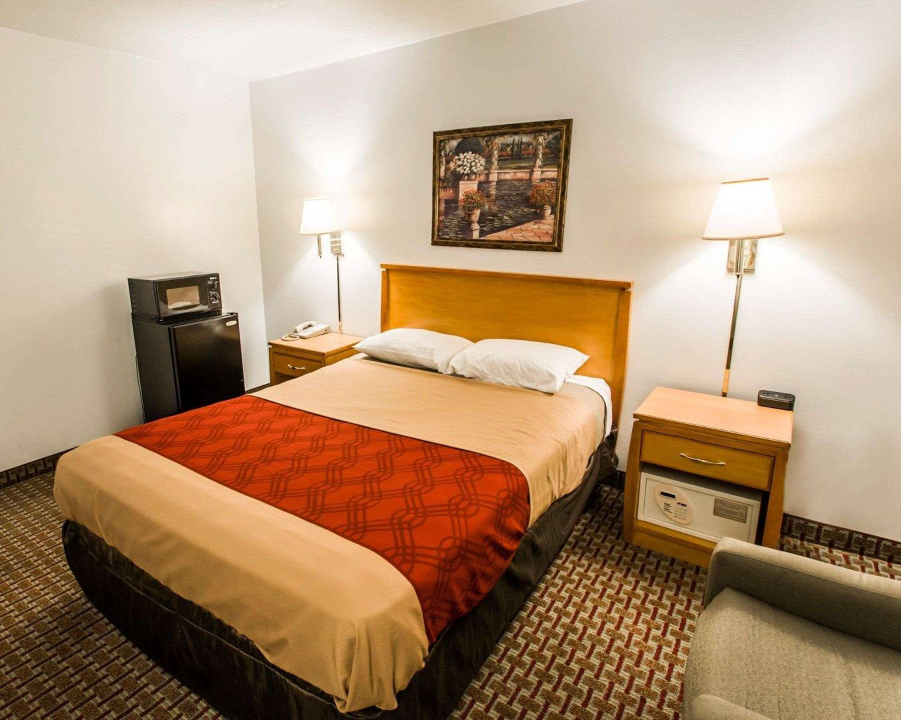 Econo Lodge University Gainesville Bagian luar foto