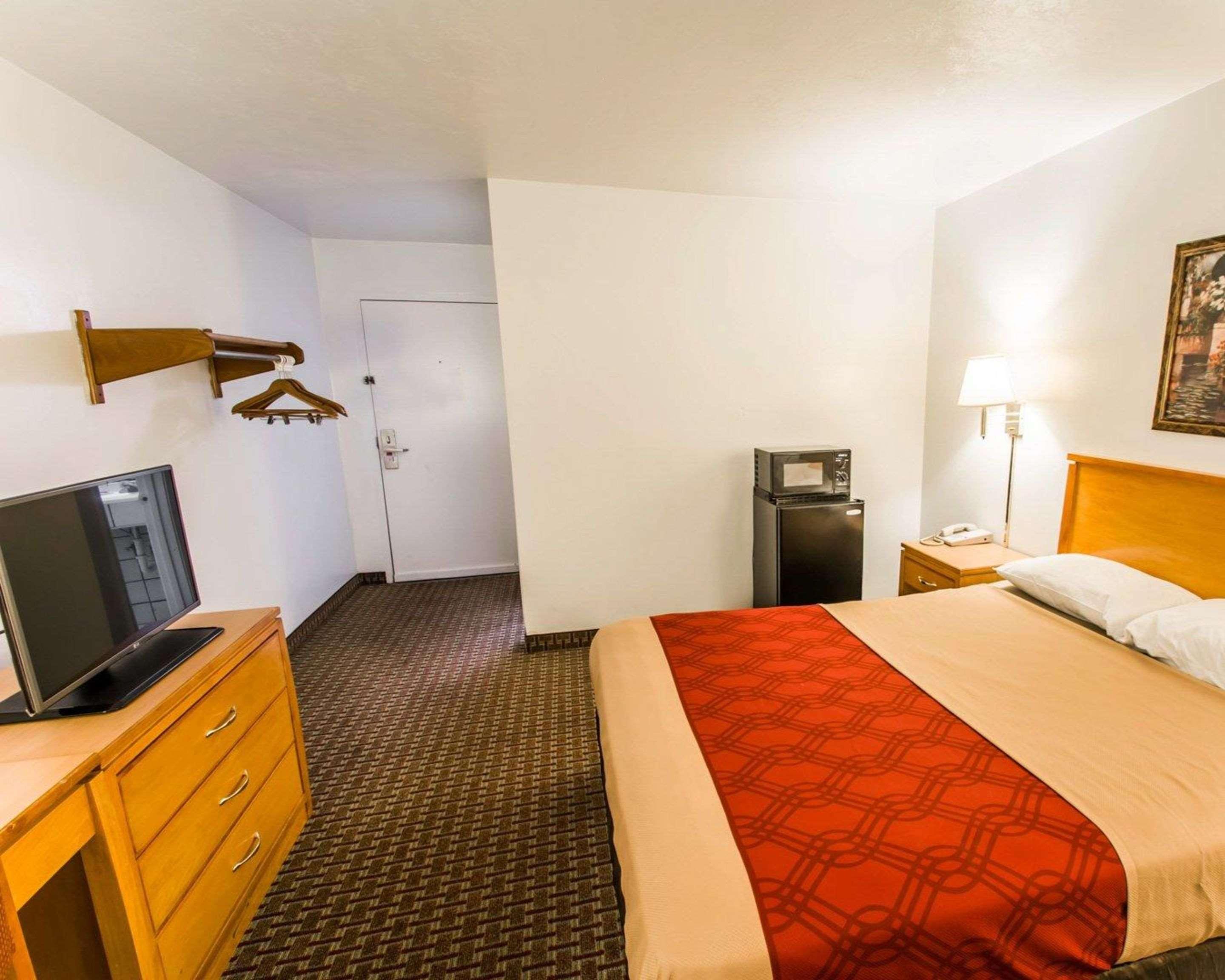 Econo Lodge University Gainesville Bagian luar foto