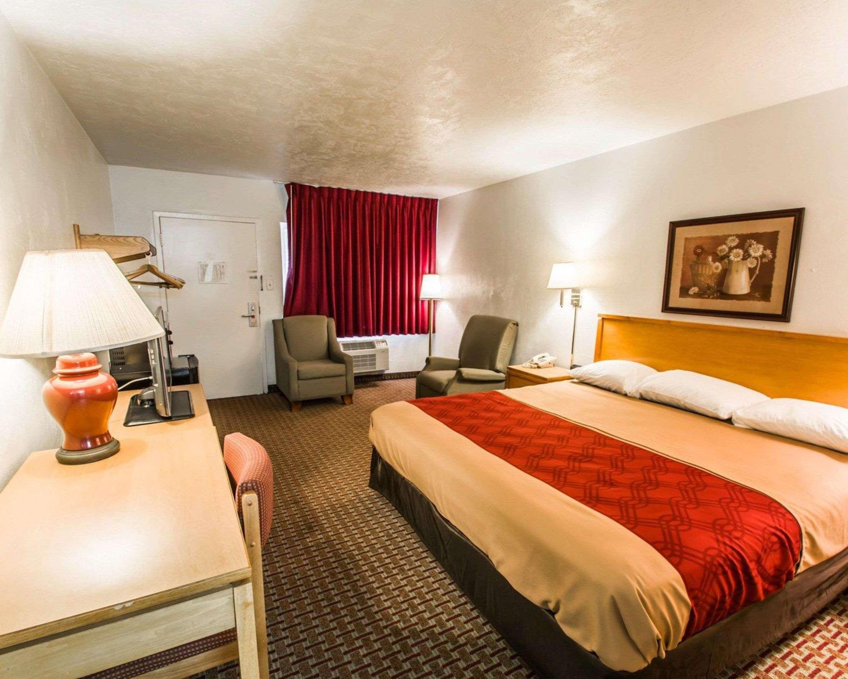 Econo Lodge University Gainesville Bagian luar foto