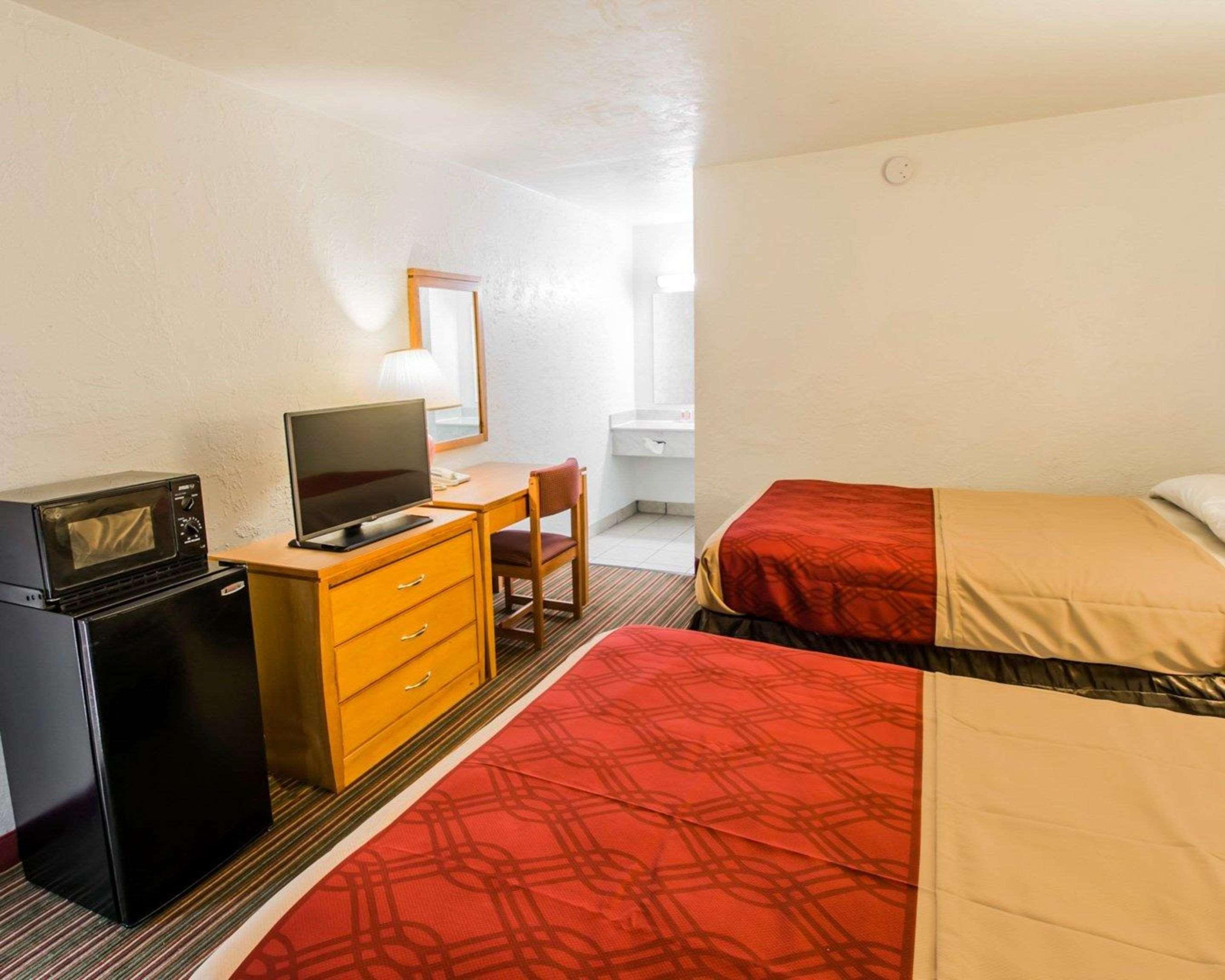 Econo Lodge University Gainesville Bagian luar foto