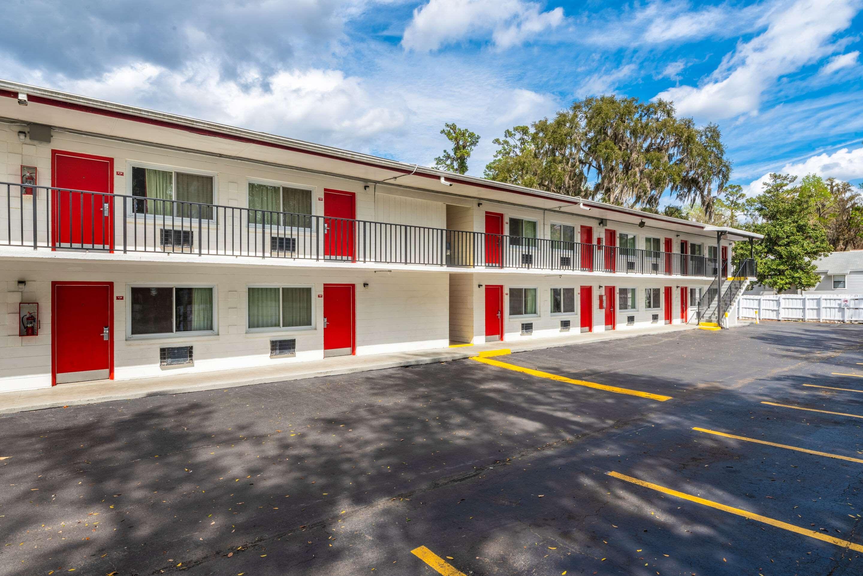 Econo Lodge University Gainesville Bagian luar foto
