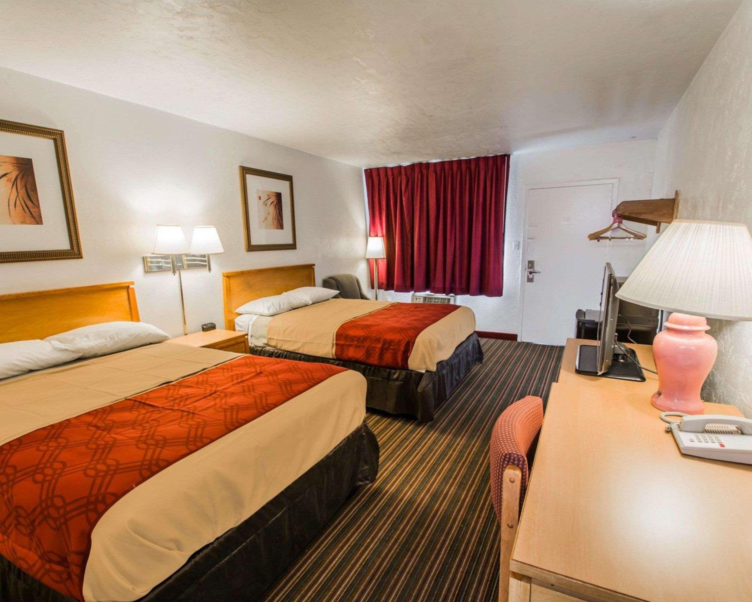 Econo Lodge University Gainesville Bagian luar foto