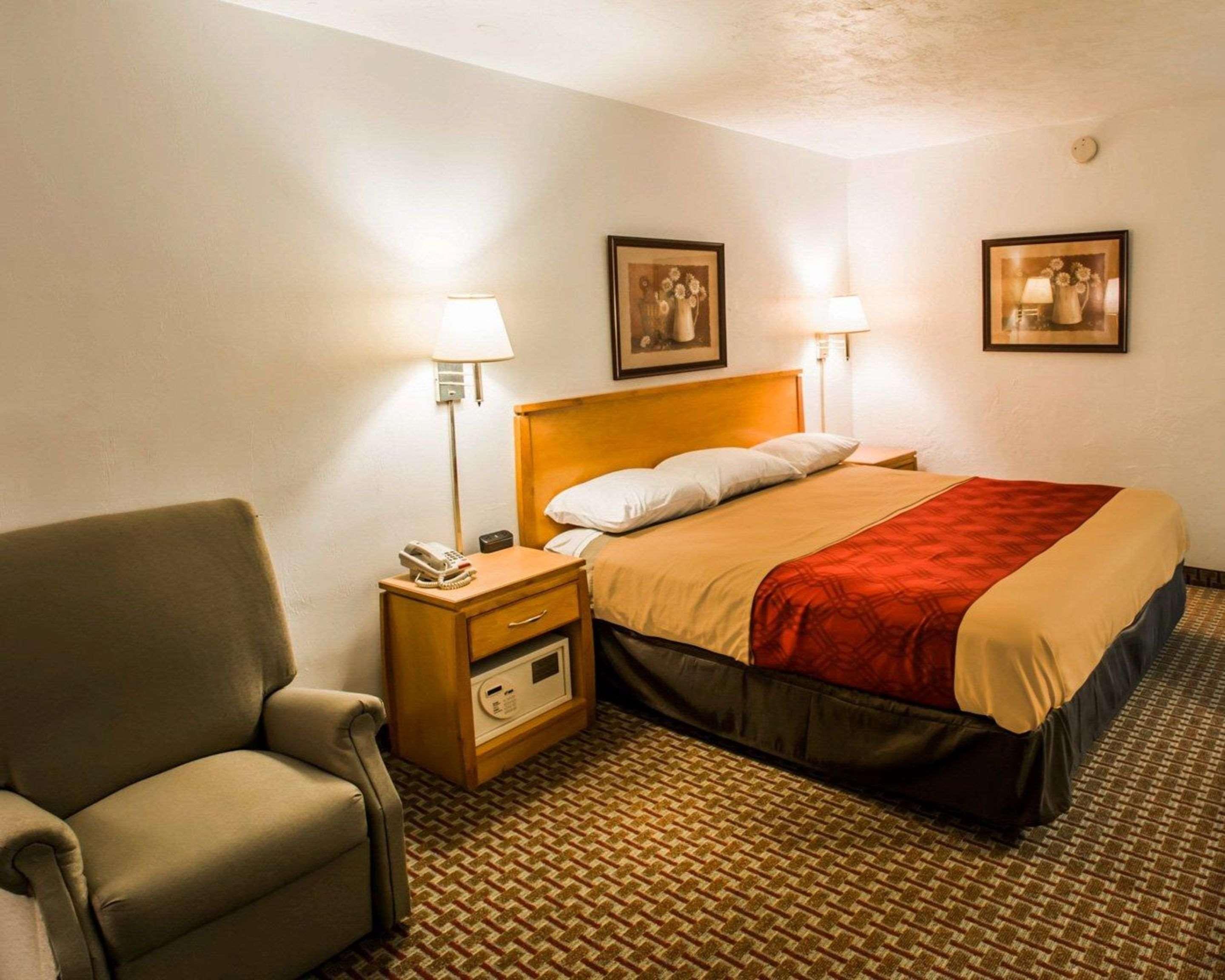 Econo Lodge University Gainesville Bagian luar foto