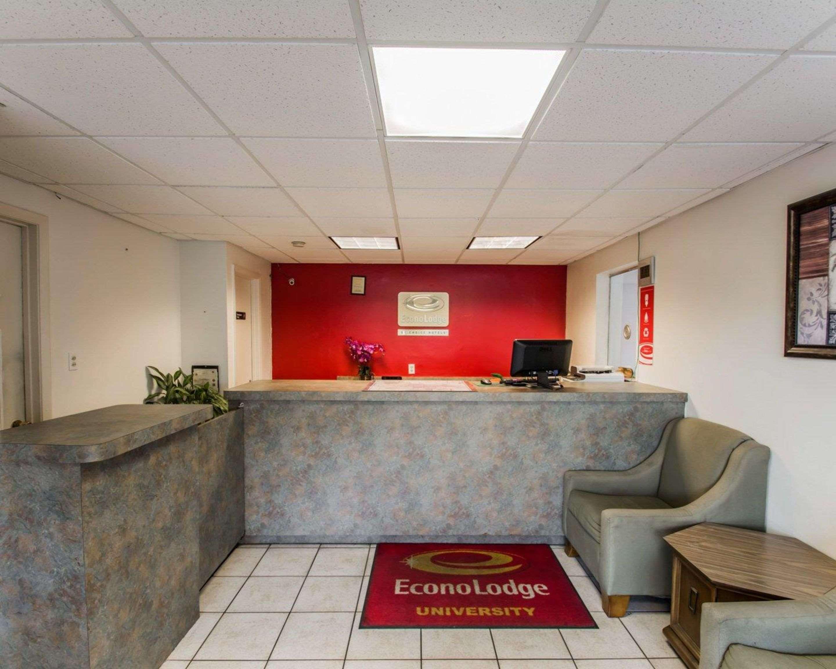 Econo Lodge University Gainesville Bagian luar foto
