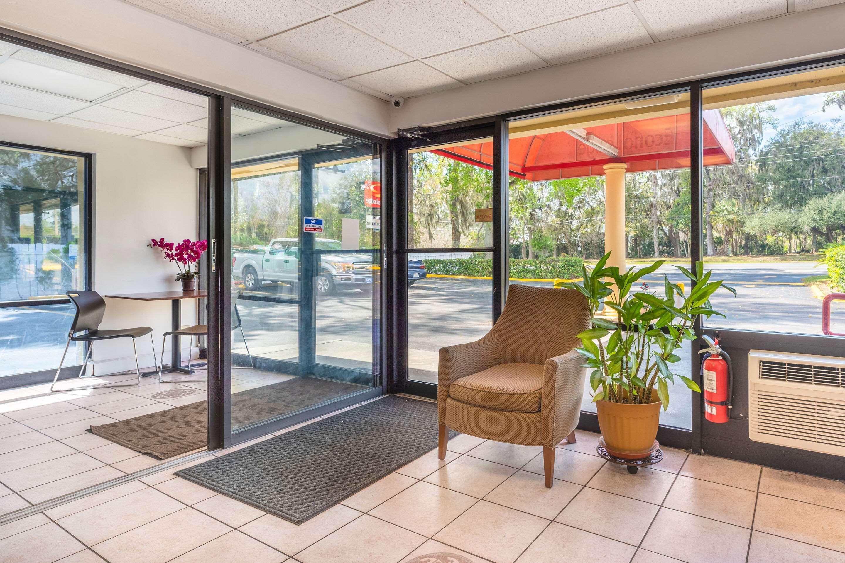 Econo Lodge University Gainesville Bagian luar foto