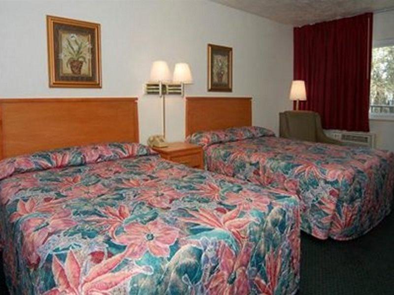 Econo Lodge University Gainesville Bagian luar foto