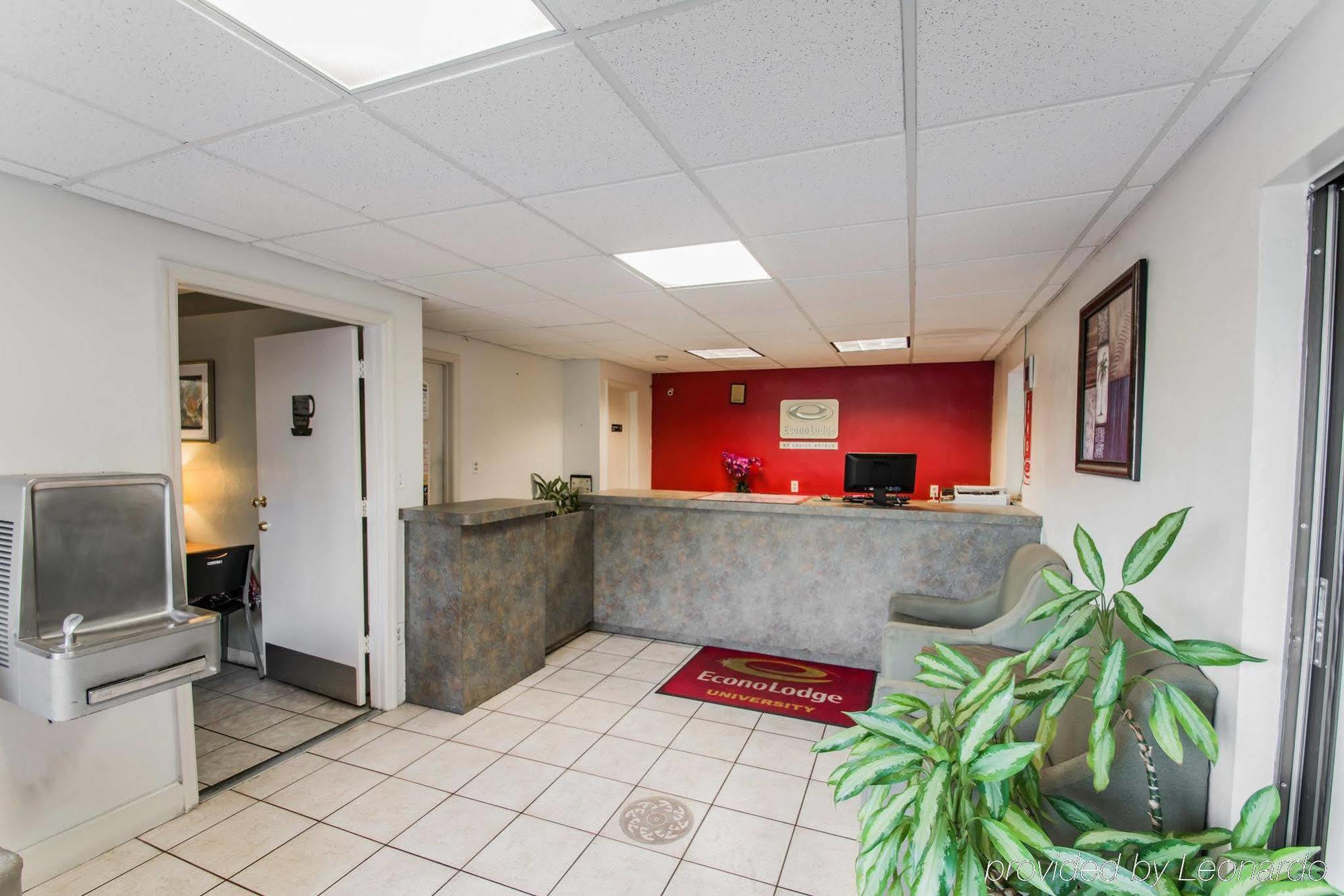 Econo Lodge University Gainesville Bagian luar foto